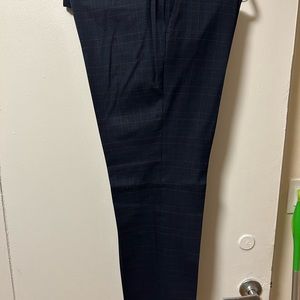 New Men’s J Crew wool dress pants, slim fit, size 33x32, navy with grey plaid.